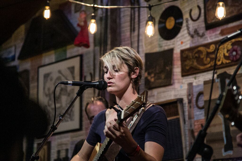 LIVE AT LUCKY BARN: Joan Shelley, 'Subtle Love'