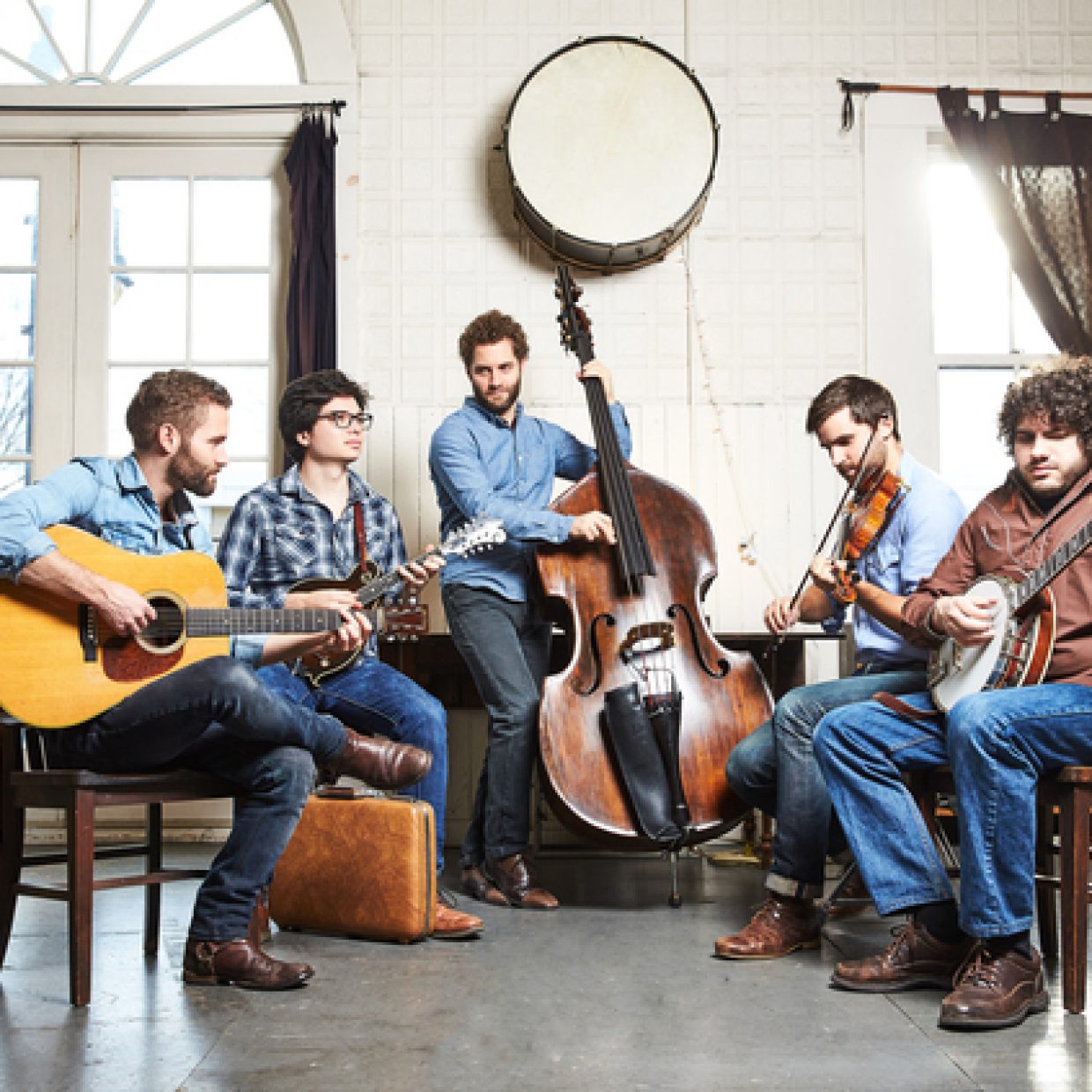 listen the lonely heartstring band graceland the bluegrass