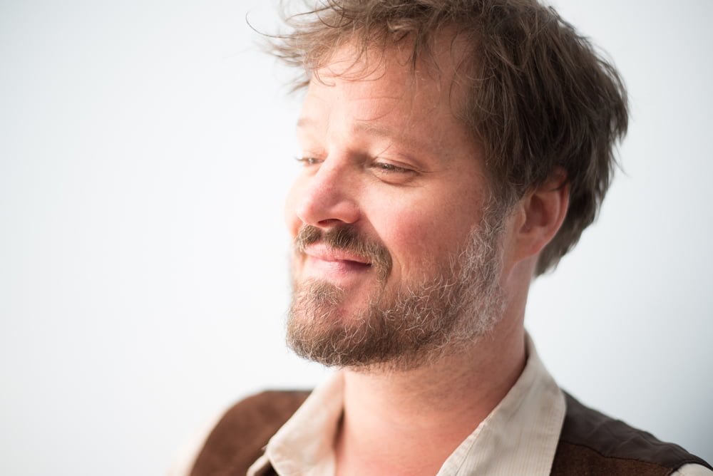 WATCH: Corin Raymond, 'Hard on Things'