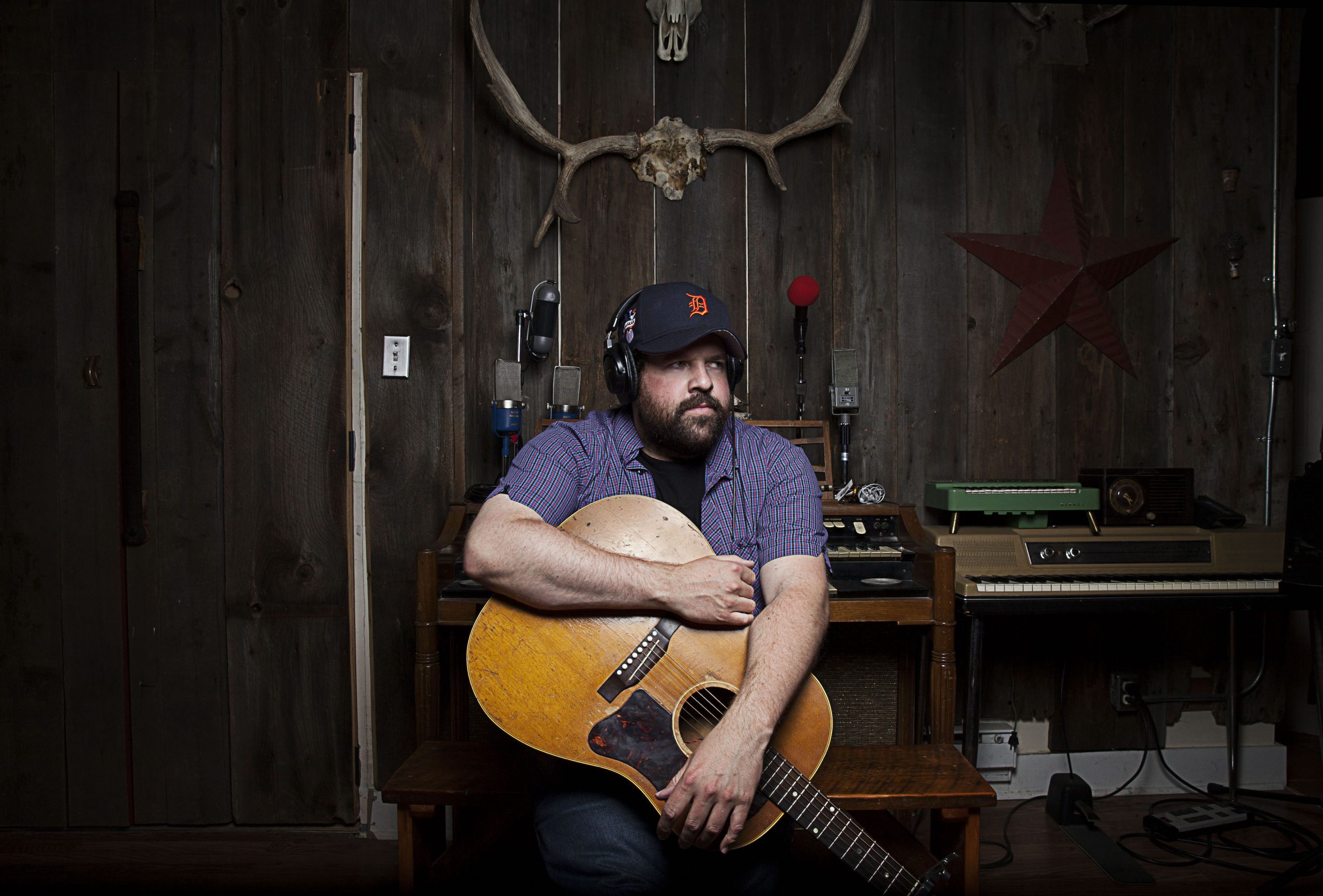 WATCH: Donovan Woods, 'They Don’t Make Anything in That Town'