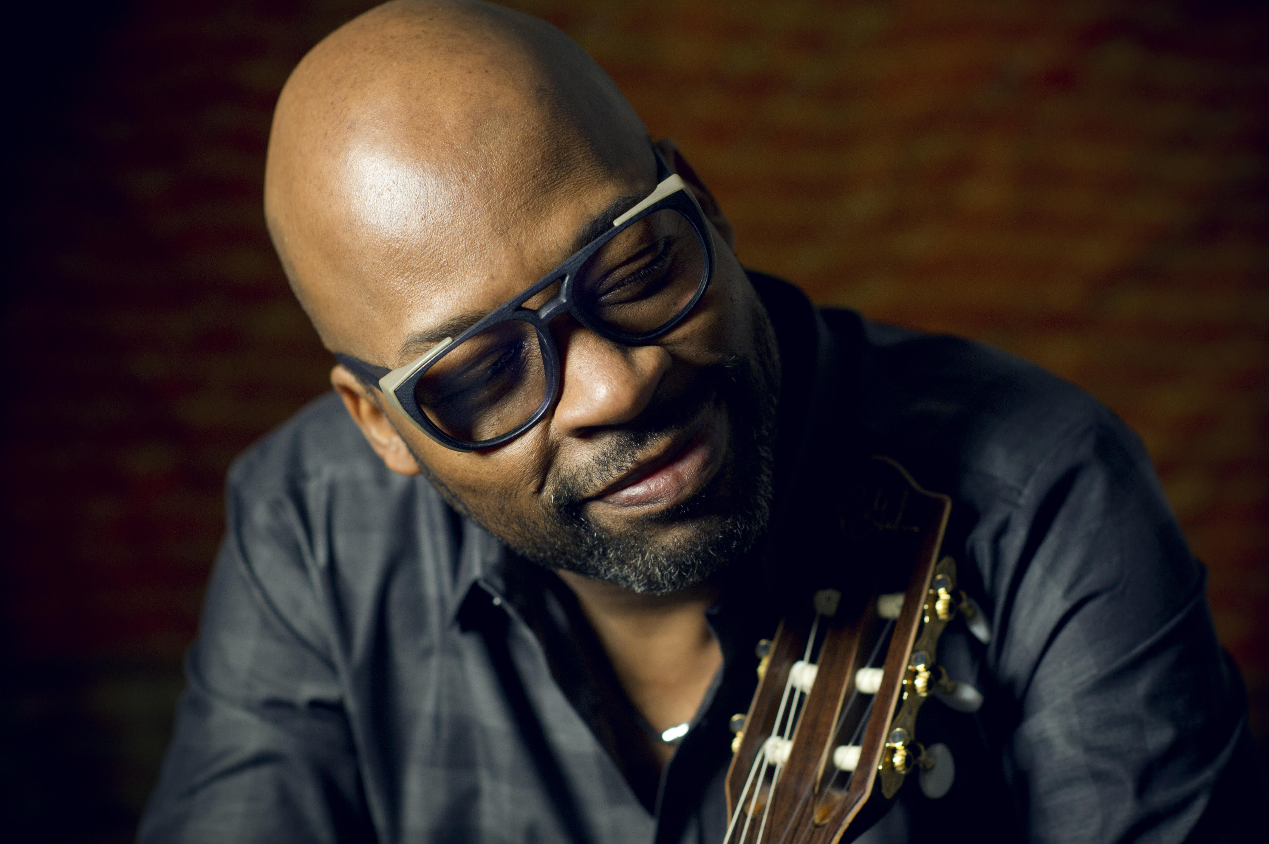 SMALL WORLD: Guitarist Lionel Loueke Brings Gentility to ‘The Journey’