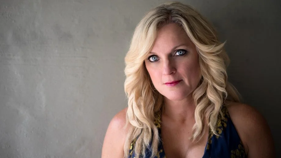 LISTEN: Rhonda Vincent, "Like I Could" - The Bluegrass Situation