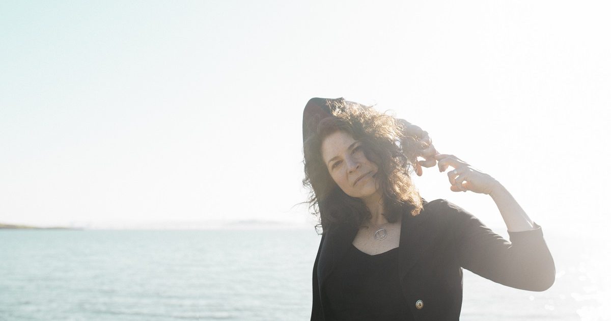 LISTEN: Kris Delmhorst, 