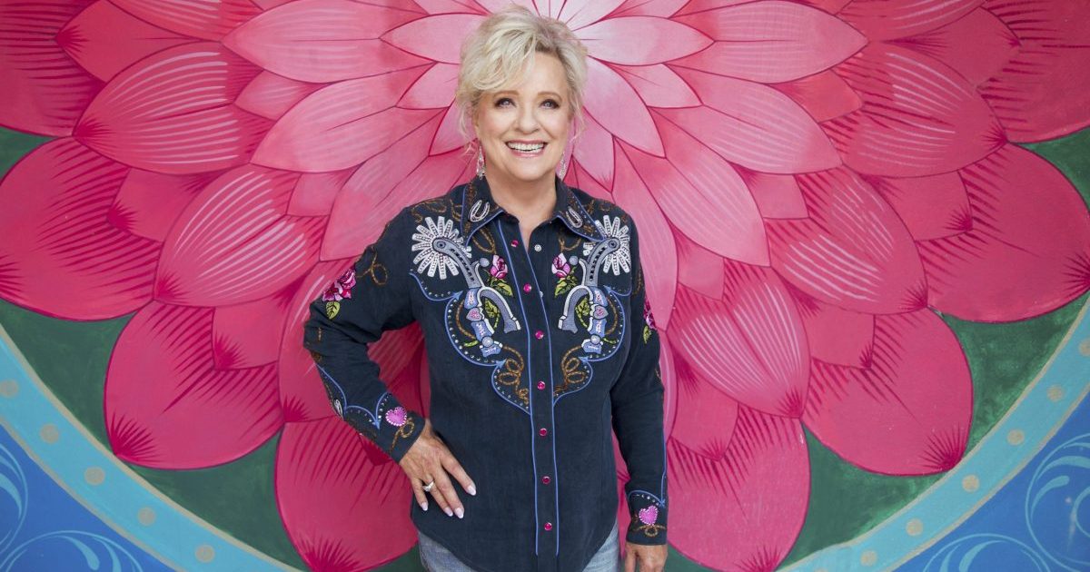 Connie Smith Carries a Classic Country Sound to 