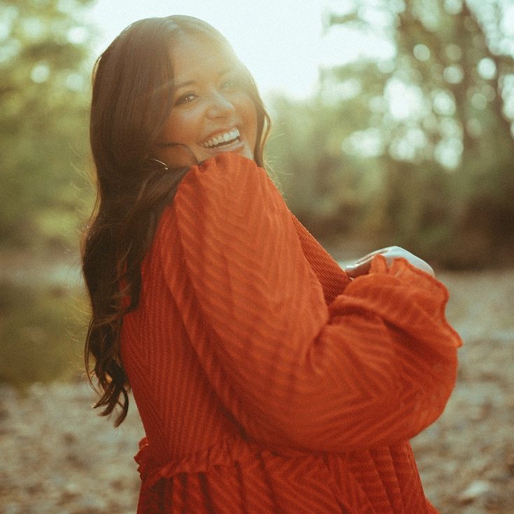 Finding Inspiration in Creation, Ellie Holcomb Moves Forward in Love