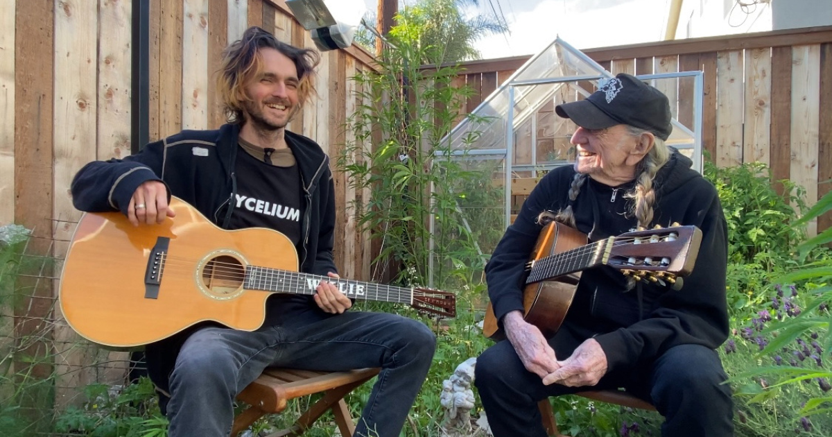WATCH: Particle Kid + Willie Nelson, 