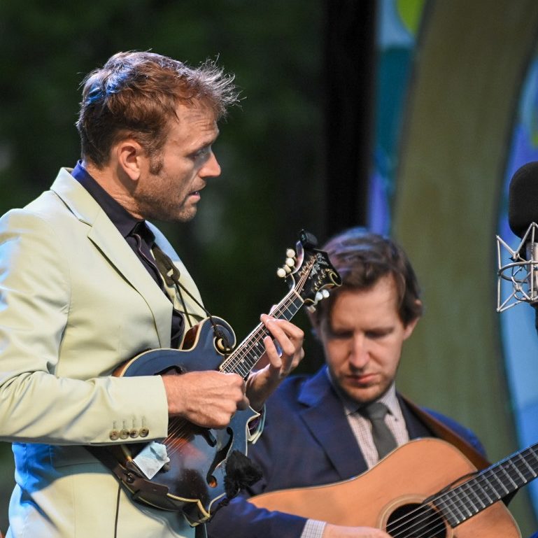 In a Legendary Moment, Joni Mitchell Returns to Newport Folk Festival
