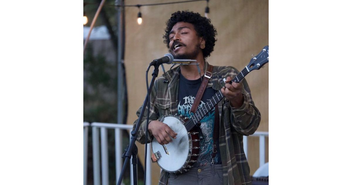 With Dirty Laundry Piling Up Followers, Marcus Veliz Embraces the Banjo Vibe