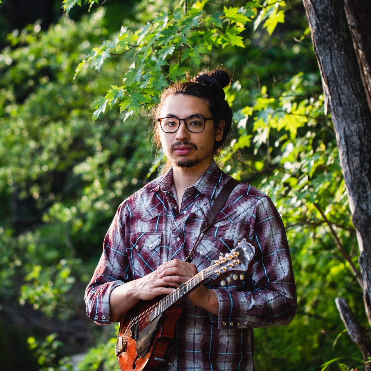 Japanese Musician Bosco Maintains the Tradition of Old-Time Fiddle and Banjo