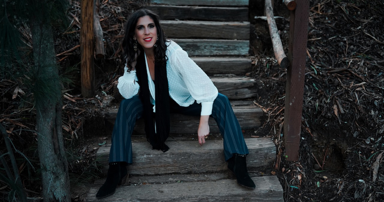 LISTEN: Arielle Silver, “Soft On the Shoulder”