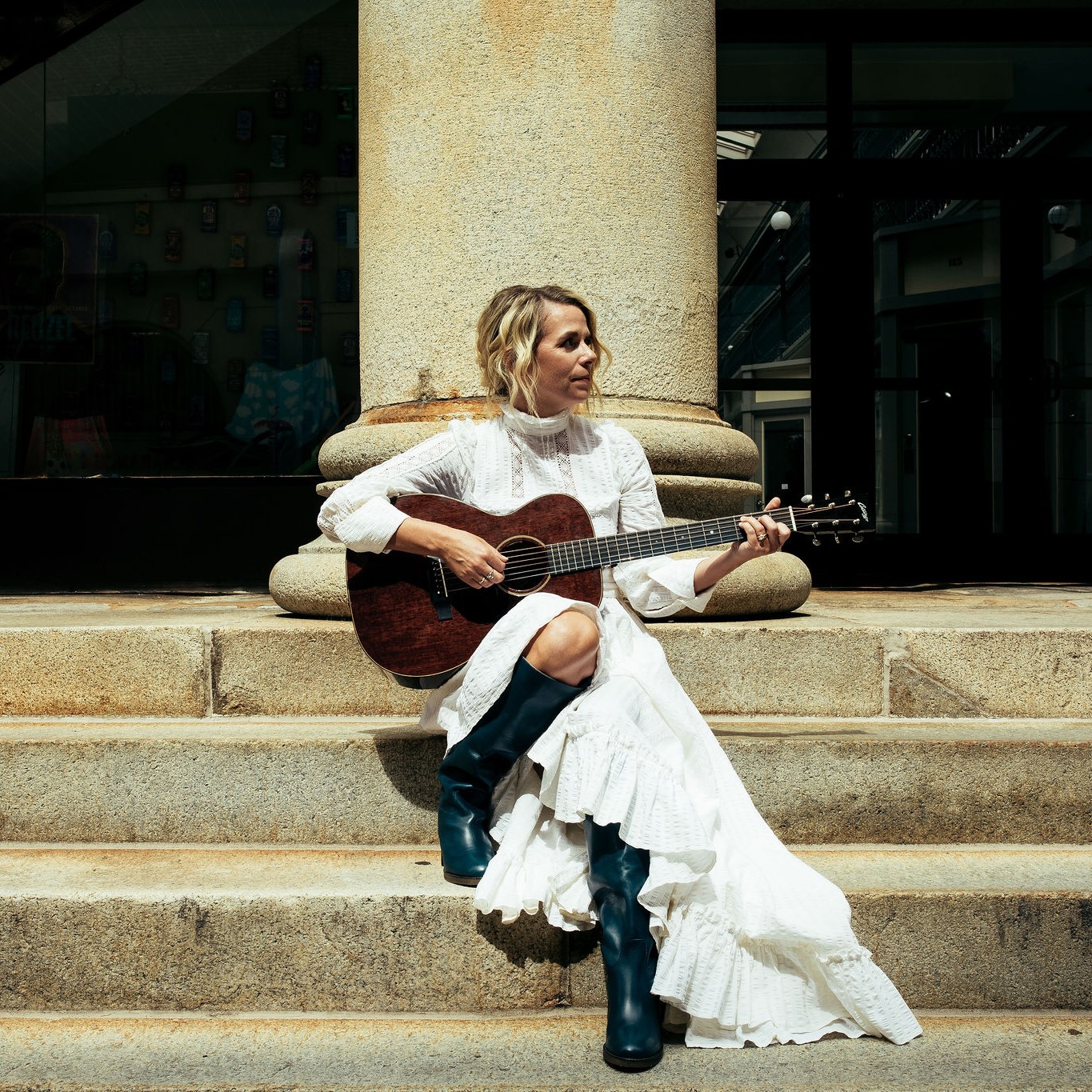 <thrive_headline click tho-post-63113 tho-test-232>Aoife O’Donovan and Sara Watkins Discuss the Making and Meaning of ‘All My Friends’</thrive_headline>