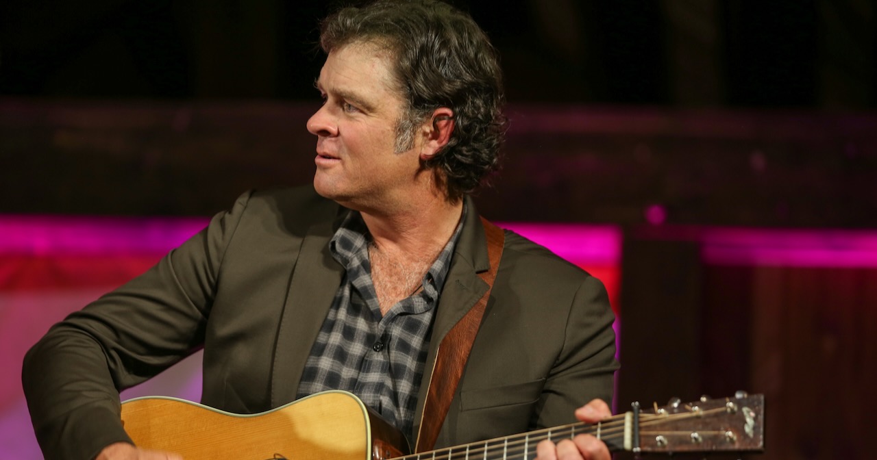 Woody Platt Seamlessly Steps Into His Solo Career On ‘Far Away With You’