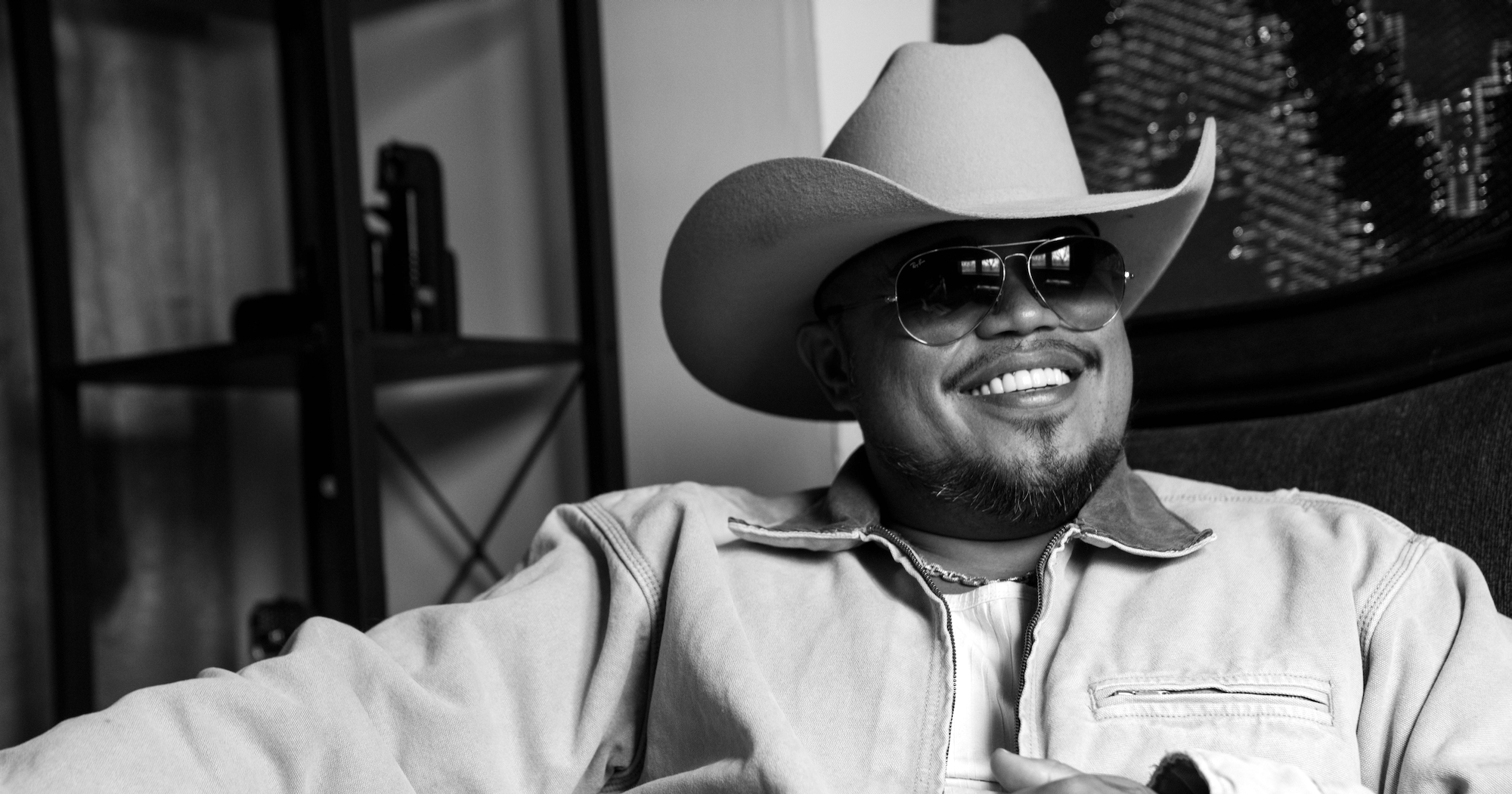 Maoli Fully Embraces His “Island Country” Point of View