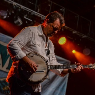 Rob McCoury giving a demonstration in five-string flamethrowing.
