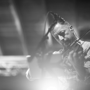 Jason Carter, fiddler for the Travelin' McCourys