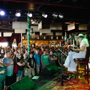 Elizabeth Cook and an attentive audience.