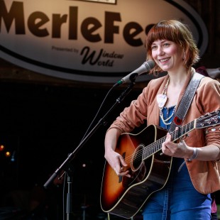 Molly Tuttle on the mainstage