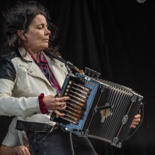 Tara Nevins of Donna the Buffalo