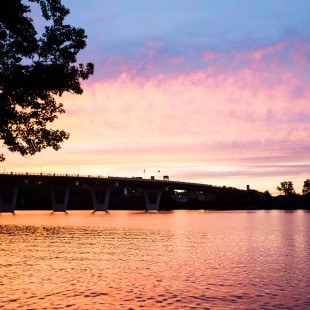 A beautiful sunset, gazing across the lake at Gallatin, TN.