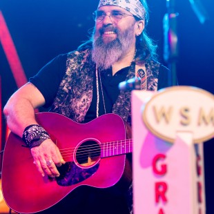 Steve Earle and the Dukes.