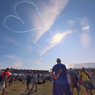 The Newport Folk Fest mood, right here.