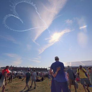 The Newport Folk Fest mood, right here.
