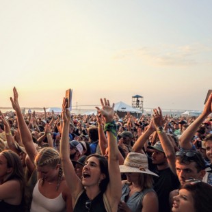 An adoring crowd -- and if couldn't be among them, you certainly wished you were!