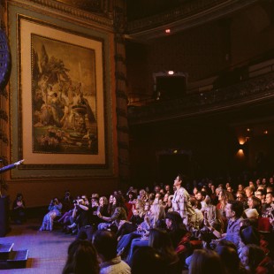 LP brings it to a rapt crowd.