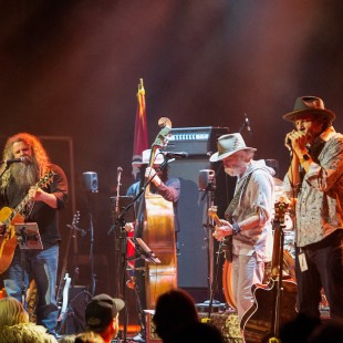 Jamey Johnson (far left) and Mickey Raphael (harmonica) stepped up to the microphones as well. Jamey Johnson (far left) and Mickey Raphael (harmonica) stepped up to the microphones as well.