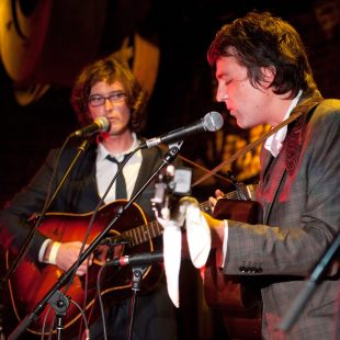 NASHVILLE, TN - SEPTEMBER 18: (L-R_ Joey Ryan and Kenneth Pattengale of The Milk Carton Kids perform during the Bluegrass Situation's showcase at the Americana Music Festival on September 18, 2013 in Nashville, United States. (Photo by Erika Goldring/Getty Images for Americana Music Festival) *** Local Caption *** joey ryan; kenneth pattengale
