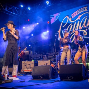Adia Victoria with Rainbow Girls and Devon Gilfillian at the Black Opry Revue's Motown vs. Stax