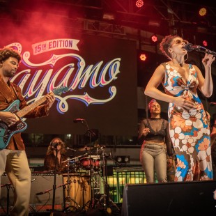 Julie Williams with Devon Gilfillian and Rainbow Girls at the Black Opry Revue's Motown vs. Stax
