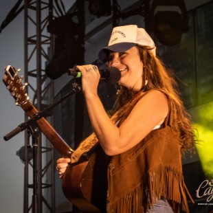 Kelsey Waldon hosting BGS' Party On, Garth