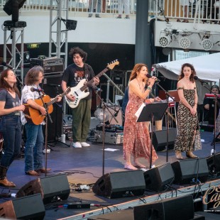 Matraca Berg at BGS' Party On, Garth