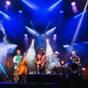 The Infamous Stringdusters perform with Jerry Douglas during their headline set. Photo by Cora Wagoner.
